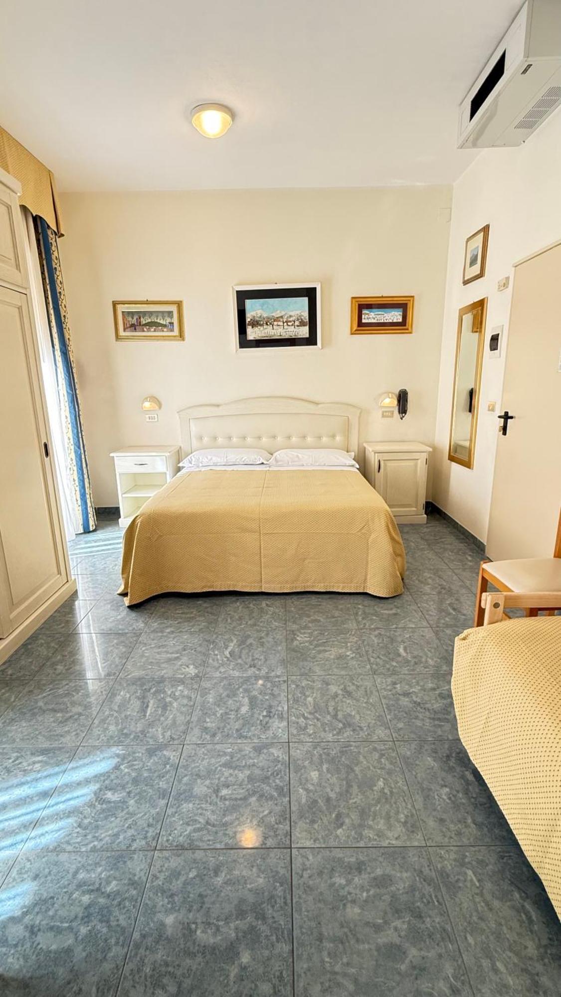 Hotel Ariella Milano Marittima Ngoại thất bức ảnh