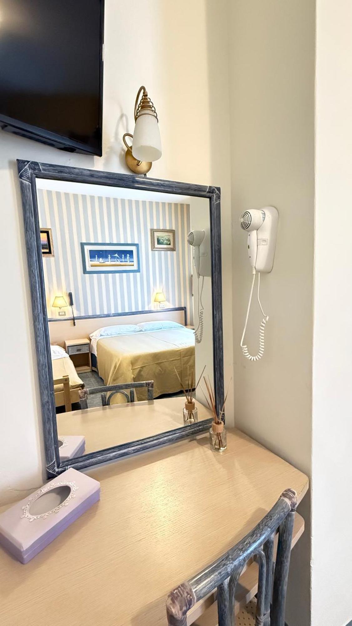 Hotel Ariella Milano Marittima Ngoại thất bức ảnh