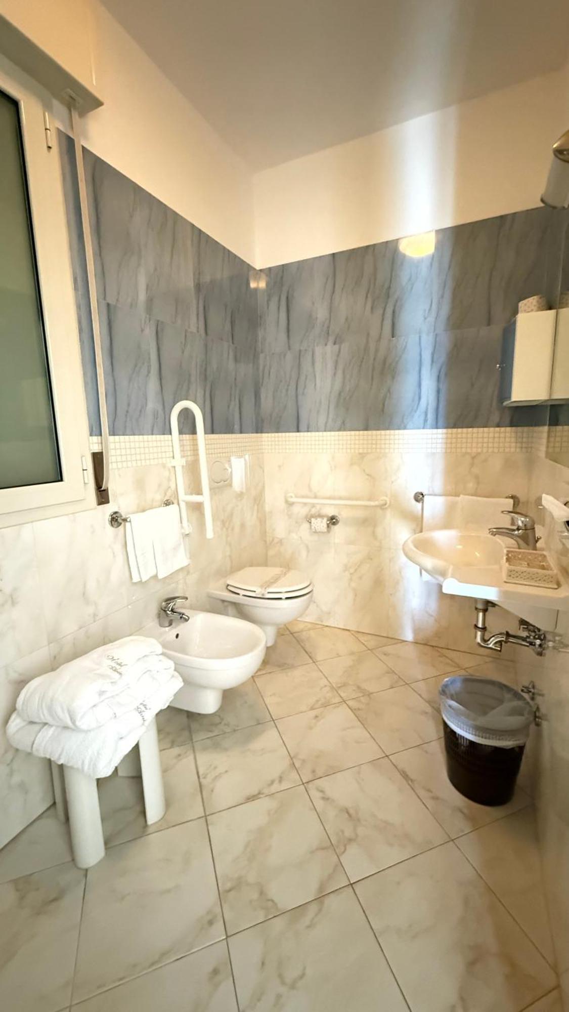 Hotel Ariella Milano Marittima Ngoại thất bức ảnh