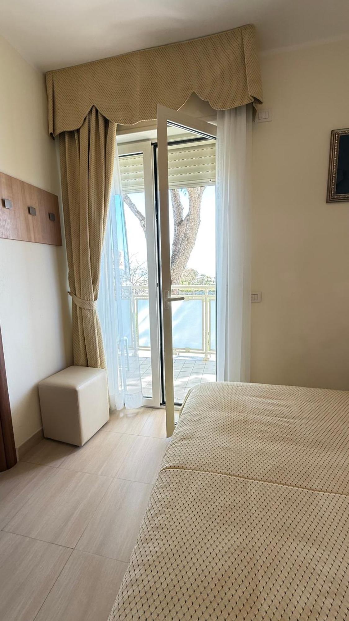 Hotel Ariella Milano Marittima Ngoại thất bức ảnh